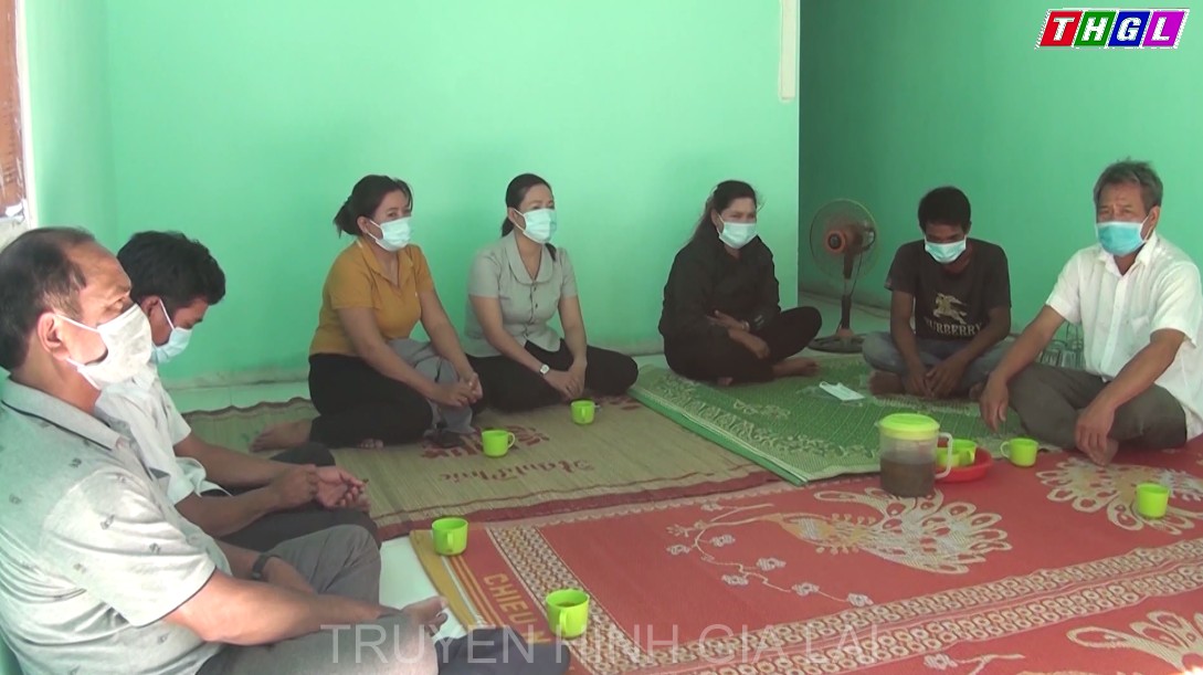 Uỷ ban Mặt trận Tổ quốc Việt Nam huyện Krông Pa trao Nhà tình nghĩa cho hộ nghèo ở xã Uar