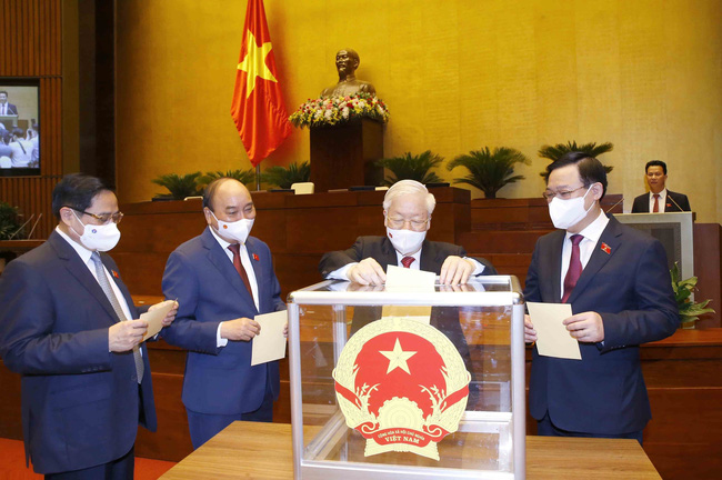 Quốc hội thống nhất cao về công tác nhân sự, trao “thượng phương bảo kiếm” chống COVID-19