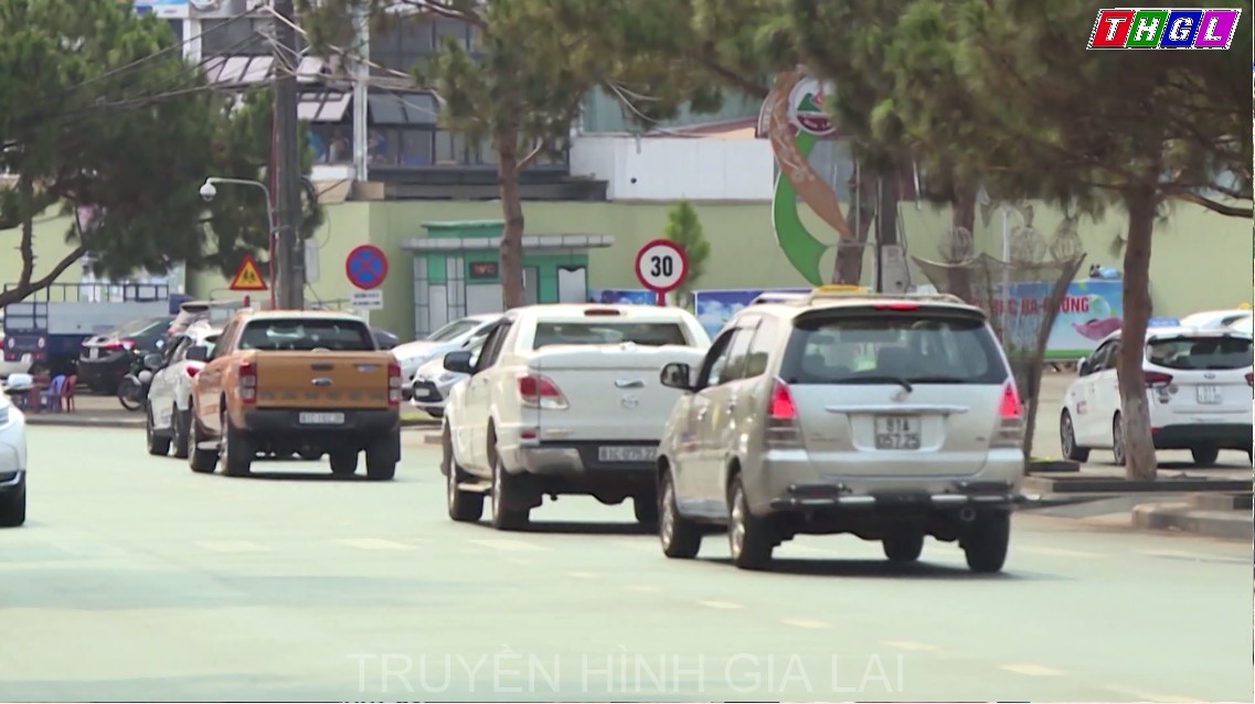 Xăng dầu tăng giá tác động lớn đến đời sống người dân