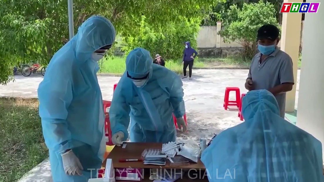 Thị xã Ayun Pa khoanh vùng, lấy mẫu xét nghiệm cho 650 người