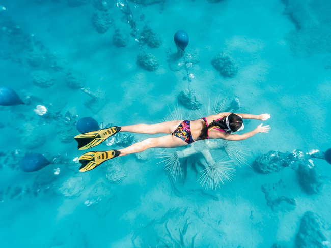 Độc đáo triển lãm nghệ thuật dưới nước tại đảo Cyprus