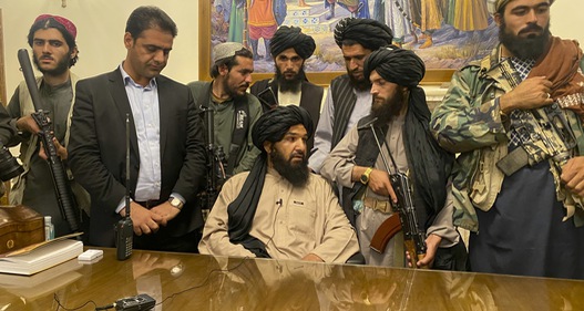 Taliban tuyên bố kết thúc chiến tranh, các nước sơ tán công dân khỏi Afghanistan