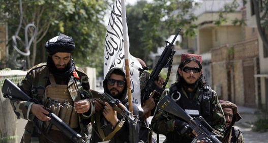 Cuộc chiến tại Afghanistan và mâu thuẫn về mũi vaccine tăng cường – Chuyện nóng thế giới tuần qua