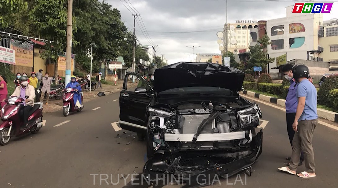 Công an thành phố Pleiku triệu tập làm việc để củng cố hồ sơ các đối tượng gây rối an ninh trật tự trên đường Nguyễn Tất Thành, thành phố Pleiku