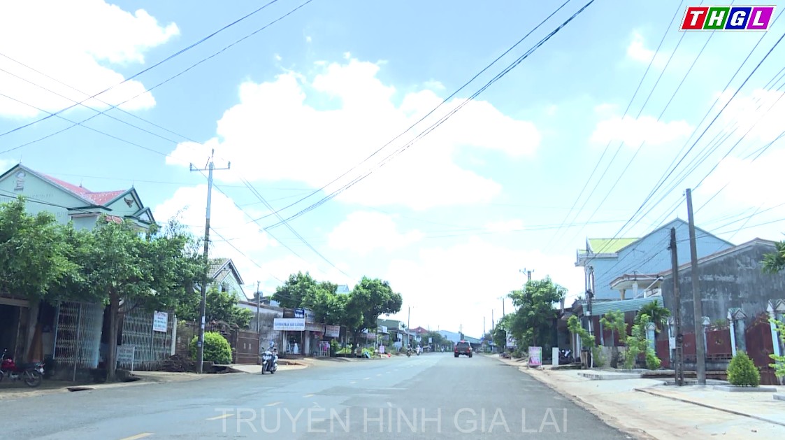 Công ty Điện lực Gia Lai tiếp nhận toàn bộ lưới điện của Công ty cổ phần Điện Gia Lai tại thị trấn Chư Prông bán điện trực tiếp cho người dân