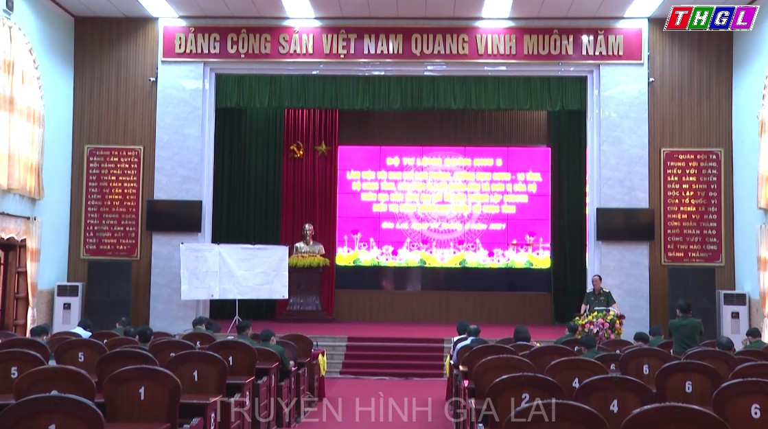 Bộ Tư lệnh Quân khu 5 làm việc với BCH Quân sự tỉnh Gia Lai để thành lập Bệnh viện dã chiến truyền nhiễm điều trị bệnh nhân Covid-19 mức độ nhẹ