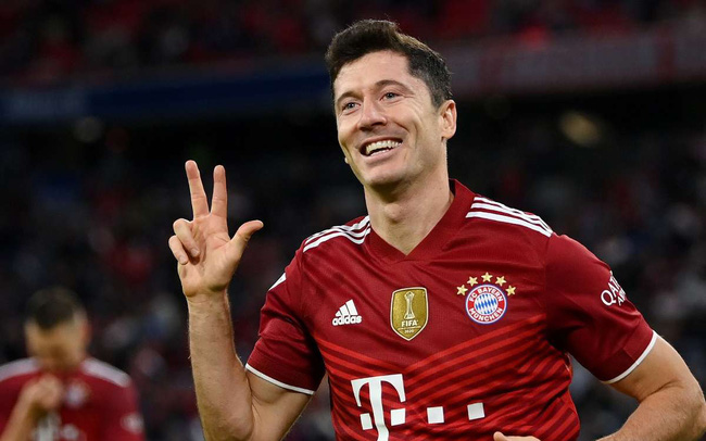 Lewandowski lập hat-trick, Bayern Munich thắng đậm Hertha Berlin