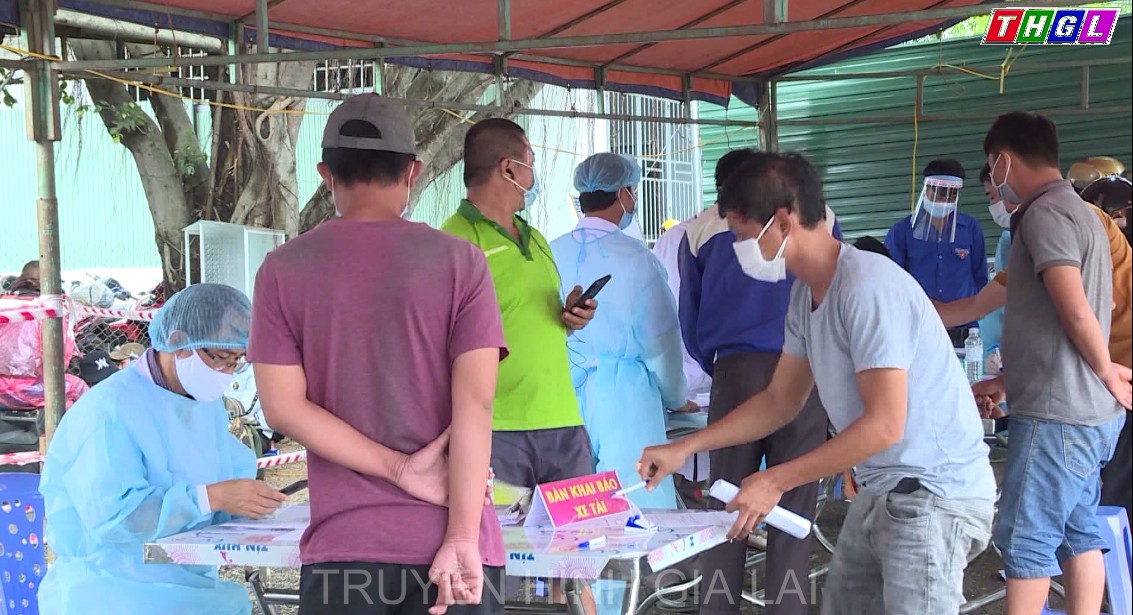 Hãy trân trọng công sức, sự nỗ lực của những người đang căng mình chống dịch