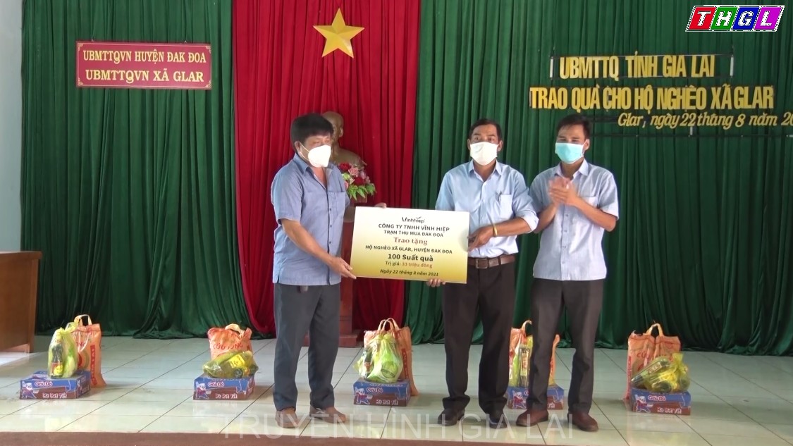 Trao 379 suất quà cho người dân khó khăn tại huyện Chư Sê, Đăk Đoa và Thành phố Pleiku