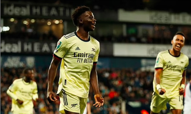 Aubameyang lập hat-trick, Arsenal tạo mưa bàn thắng ở cúp Liên đoàn Anh