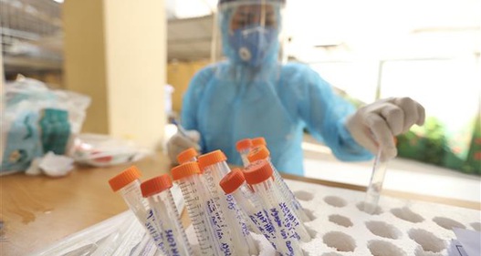 Sáng 1/8, thêm 4.374 ca COVID-19, tổng số gần 39.000 ca đã điều trị khỏi