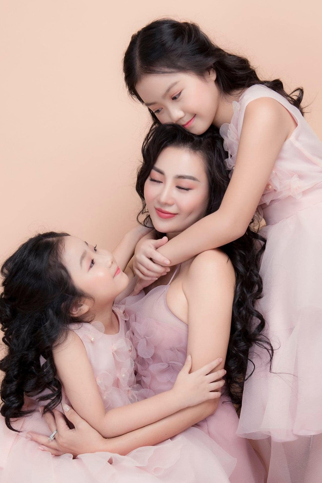 Hai con gái xinh đẹp của Thanh Hương