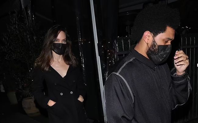 Rộ tin Angelina Jolie hẹn hò với The Weeknd