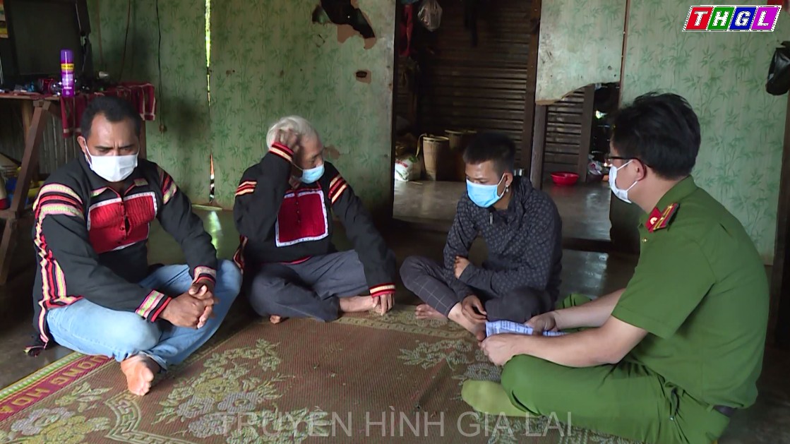 Chư Pưh tăng cường răn đe cá biệt thanh thiếu niên dân tộc thiểu số thường xuyên vi phạm Luật Giao thông đường bộ