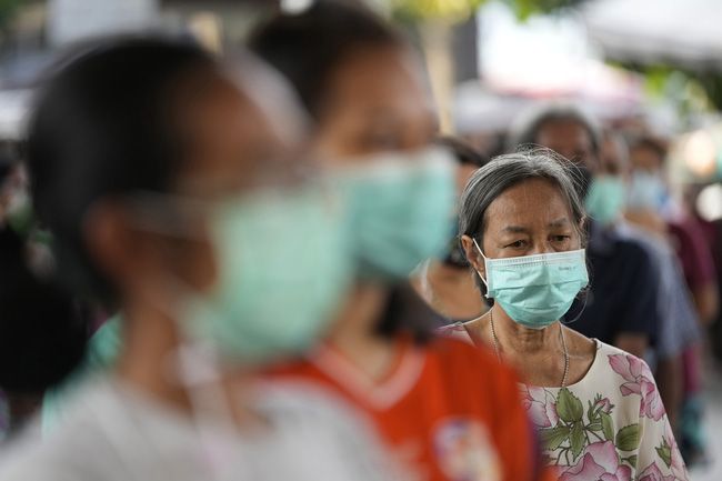 Thái Lan chuẩn bị tiêm vaccine COVID-19 cho trẻ từ 12 tuổi