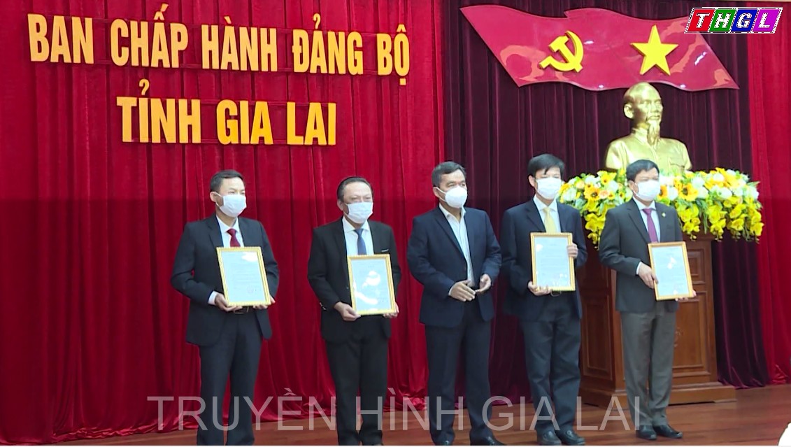 Ban Thường vụ Tỉnh ủy và UBND tỉnh công bố các Quyết định công tác cán bộ