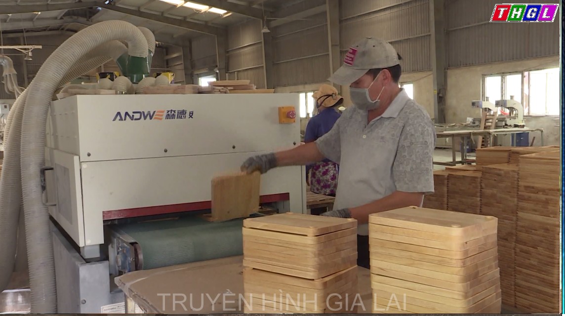 Doanh nghiệp tại Cụm Công nghiệp Diên Phú chủ động thực hiện “mục tiêu kép”