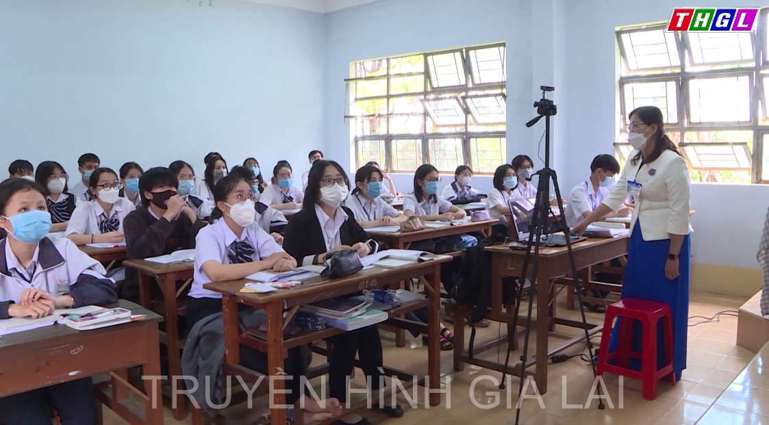 Trường THPT Phan Bội Châu triển khai hình thức học trực tiếp kết nối trực tuyến