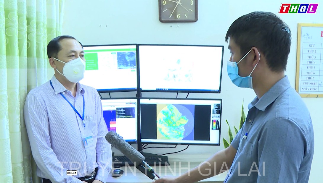 Trao đổi phỏng vấn với ông Nguyễn Văn Huấn – Phó Trưởng phòng phụ trách Phòng Dự báo Đài Khí tượng thủy văn khu vực Tây Nguyên về thời tiết tỉnh Gia Lai do ảnh hưởng cơn bão số 6