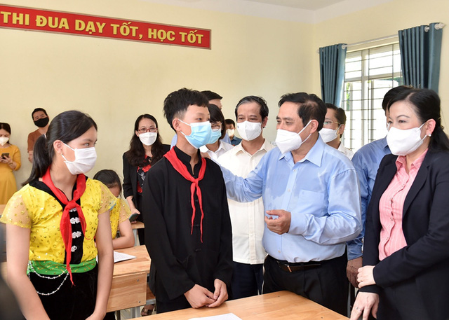 Thủ tướng: Tạo điều kiện học tập tốt nhất cho con em đồng bào các dân tộc
