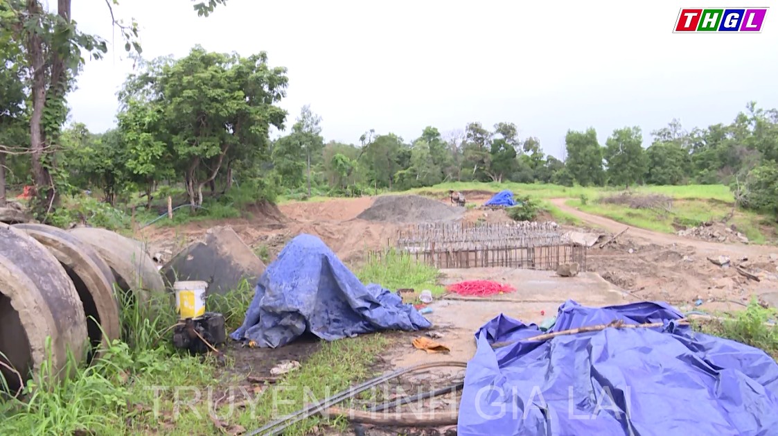 Kông Chro đảm bảo an toàn đi lại cho đồng bào dân tộc thiểu số trong mùa mưa bão