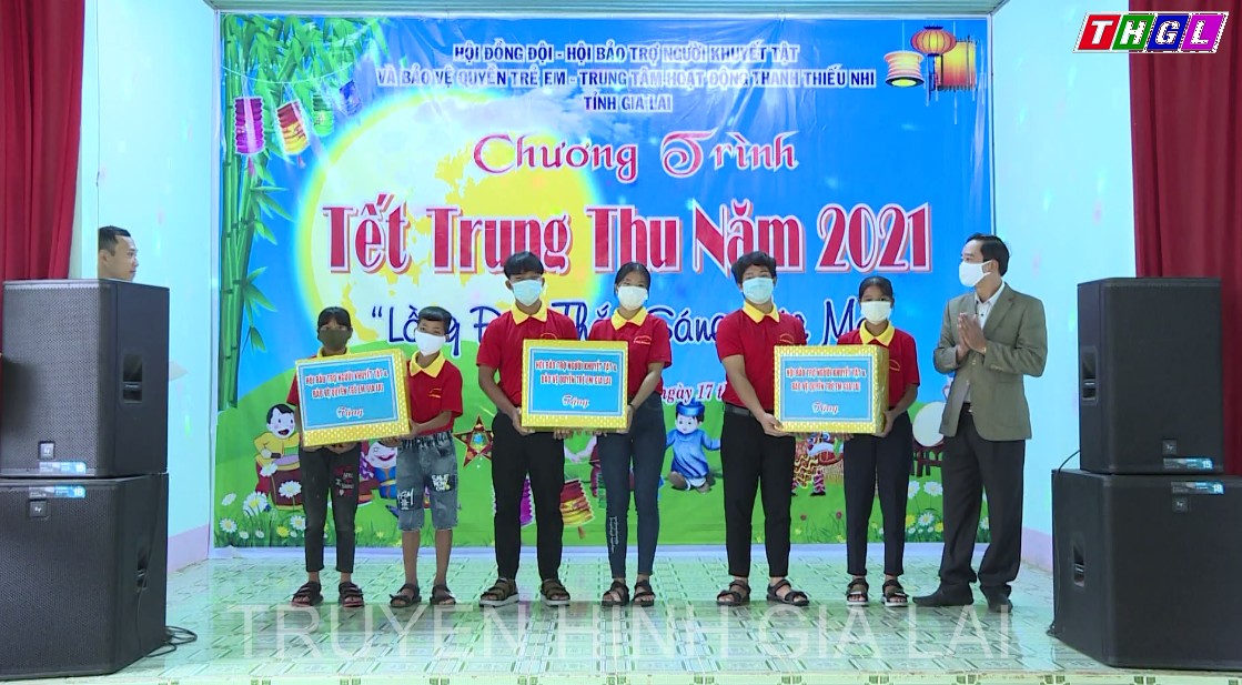 Trung thu cho trẻ em có hoàn cảnh đặc biệt trong mùa dịch Covid-19