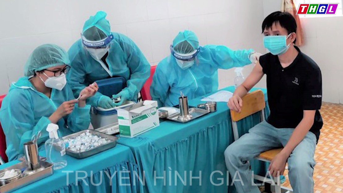 Gần 44% người từ 18 tuổi trở lên đã tiêm ít nhất 1 liều vaccine COVID-19