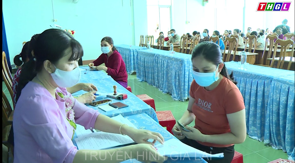 Thị xã Ayun Pa: 27 phụ nữ nghèo được vay vốn không lãi suất để phát triển kinh tế, tăng thu nhập