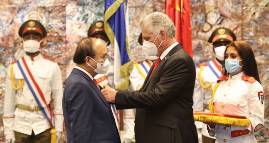 Cuba trao tặng Chủ tịch nước Nguyễn Xuân Phúc huân chương cao quý nhất