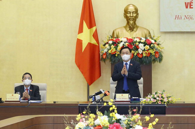 Chủ tịch Quốc hội Vương Đình Huệ chủ trì Tọa đàm tham vấn chuyên gia về kinh tế – xã hội