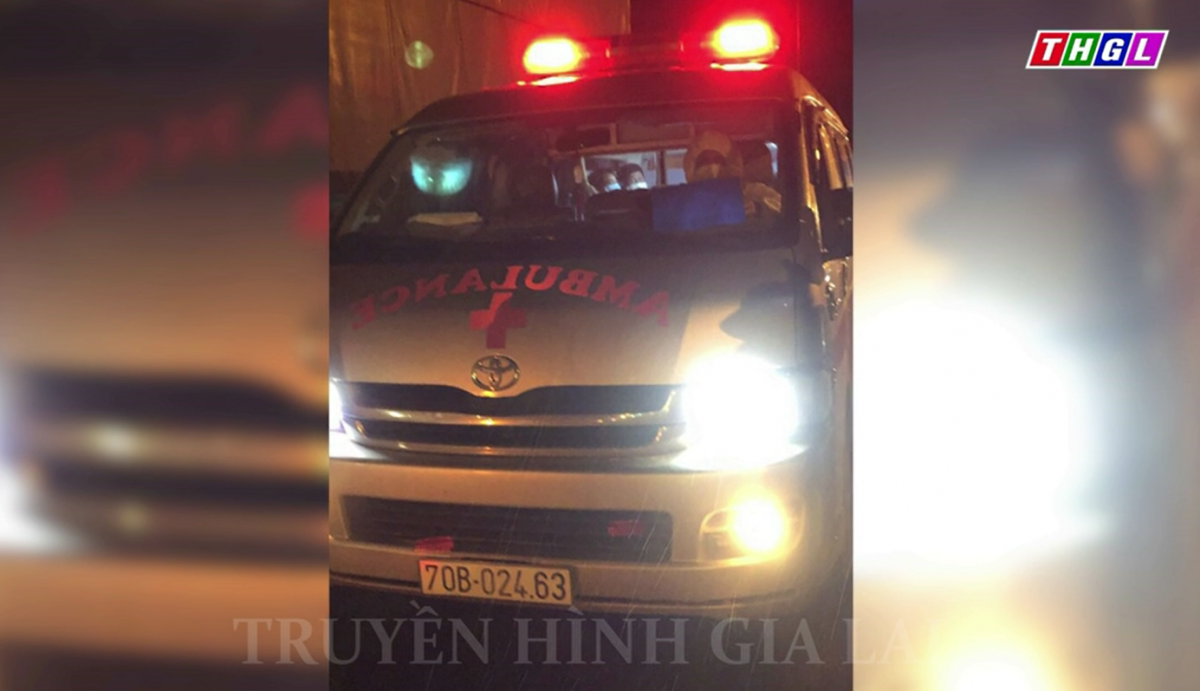 Phát hiện xe cứu thương chở F0 rồi thả xuống dọc đường