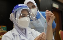 Tỷ lệ lây nhiễm giảm dần, Malaysia nới lỏng giãn cách ở thủ đô và vùng phụ cận