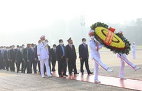 Lãnh đạo Đảng, Nhà nước và các đại biểu Quốc hội vào Lăng viếng Chủ tịch Hồ Chí Minh