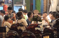 Chủ quan sau nới lỏng, quán nhậu tấp nập trở lại
