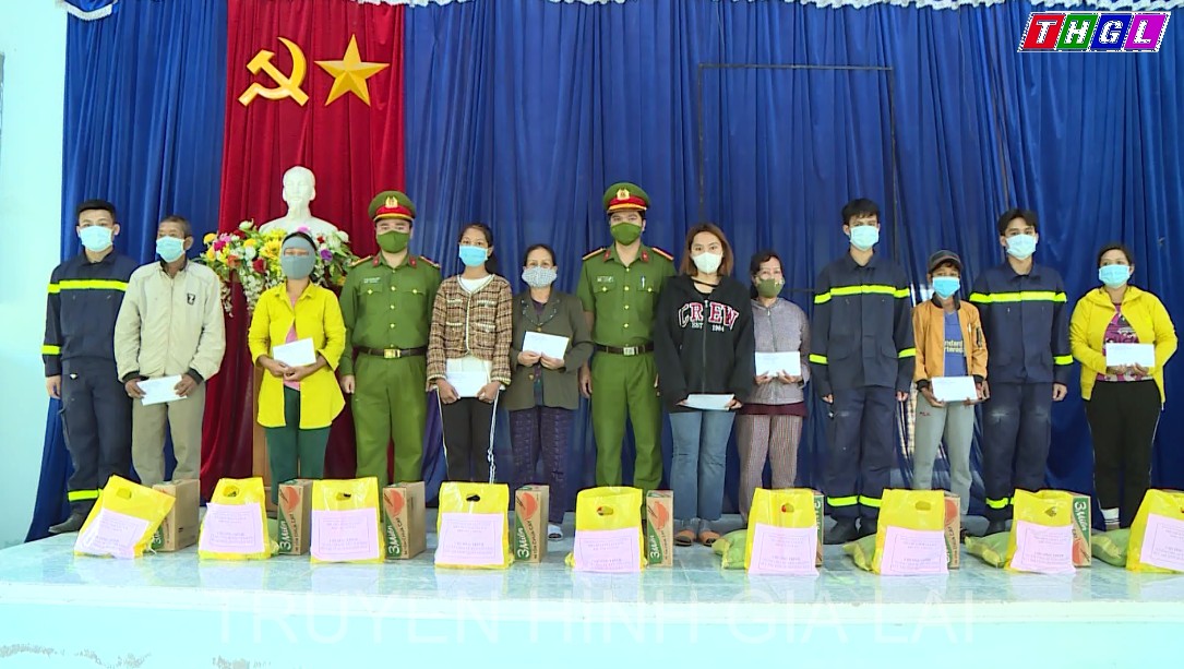 Hội LHPN thị xã Ayun Pa thực hiện chương trình “Xuân đoàn kết, tết yêu thương”