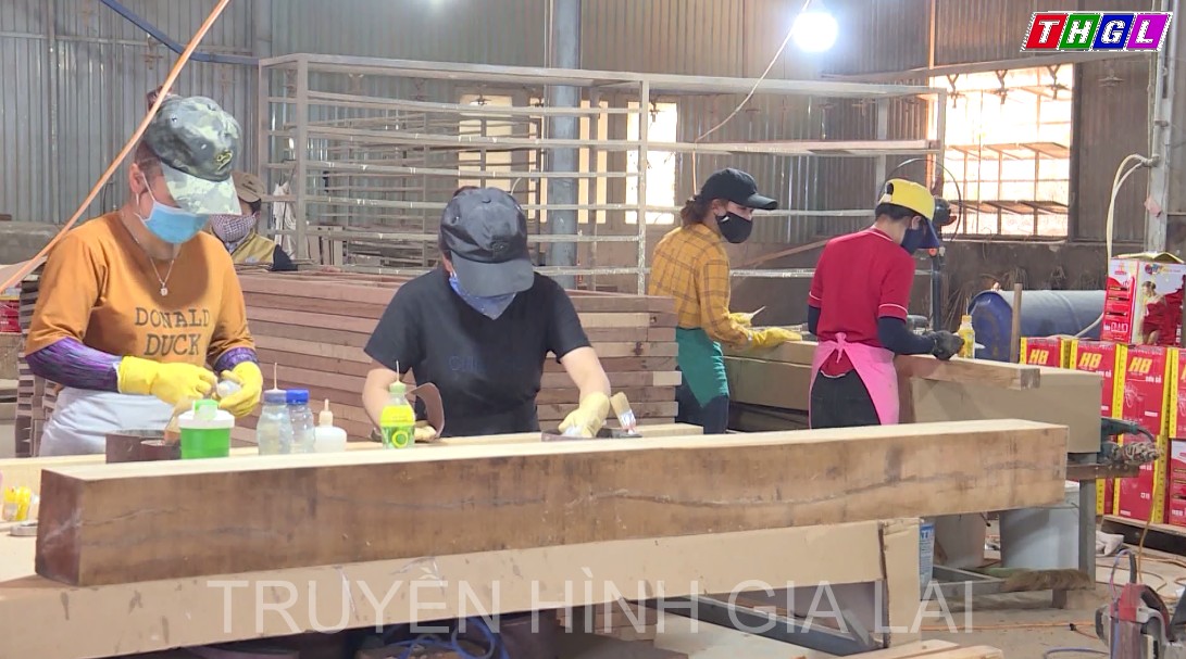 Khan hiếm lao động cuối năm