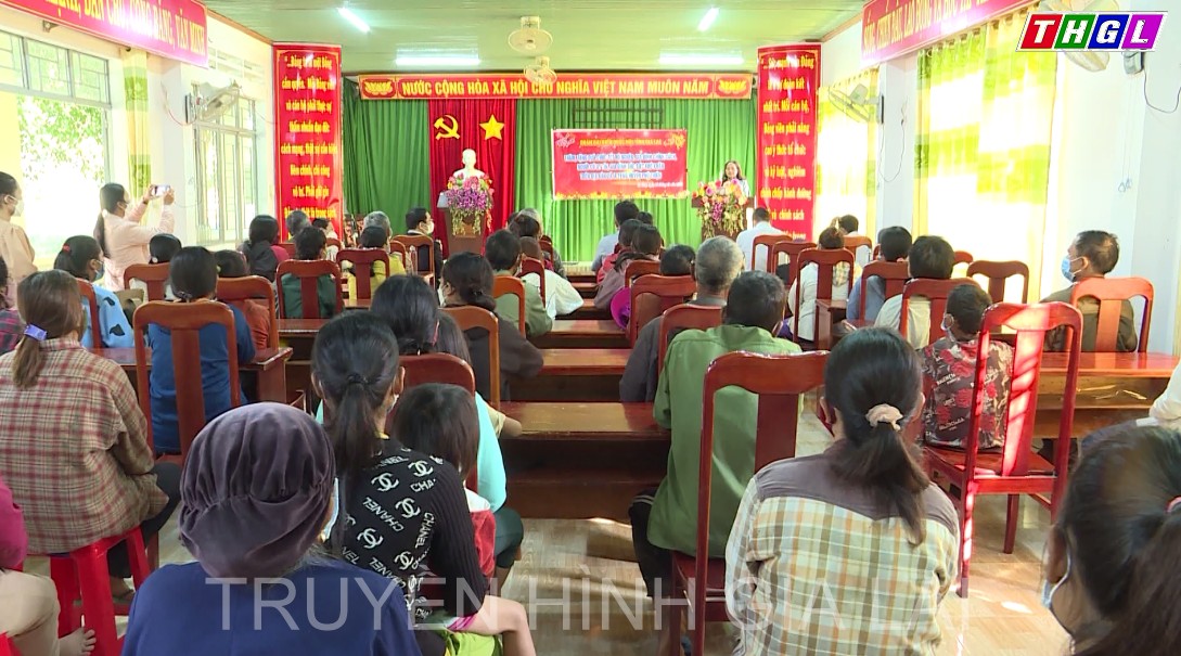 Đoàn đại biểu Quốc hội tỉnh đi thăm, tặng quà Tết cho các hộ nghèo, hộ có hoàn cảnh đặc biệt khó khăn, gia đình chính sách và người có uy tín trên địa bàn huyện Phú Thiện và Chư Pưh