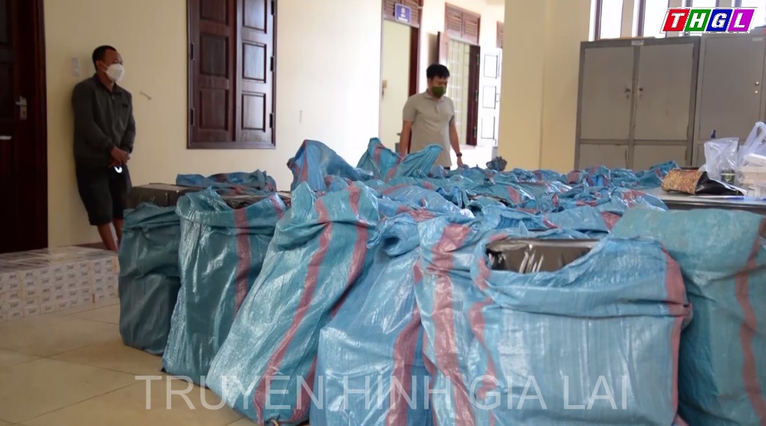 Bắt đối tượng vận chuyển số lượng lớn thuốc lá lậu