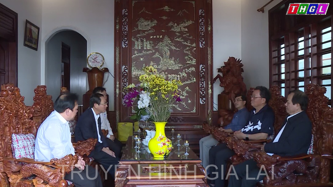 Đồng chí Đỗ Tiến Đông – Ủy viên Ban Thường vụ Tỉnh ủy, Phó Chủ tịch Thường trực UBND tỉnh thăm, chúc Tết các đồng chí nguyên lãnh đạo tỉnh và các đơn vị lực lượng vũ trang