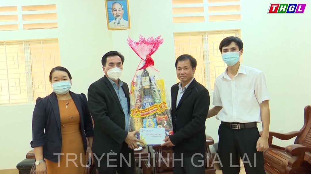 Lãnh đạo TP. Pleiku chúc tết các cơ quan báo chí, các đơn vị làm nhiệm vụ dịp Tết Nguyên đán Nhâm Dần 2022