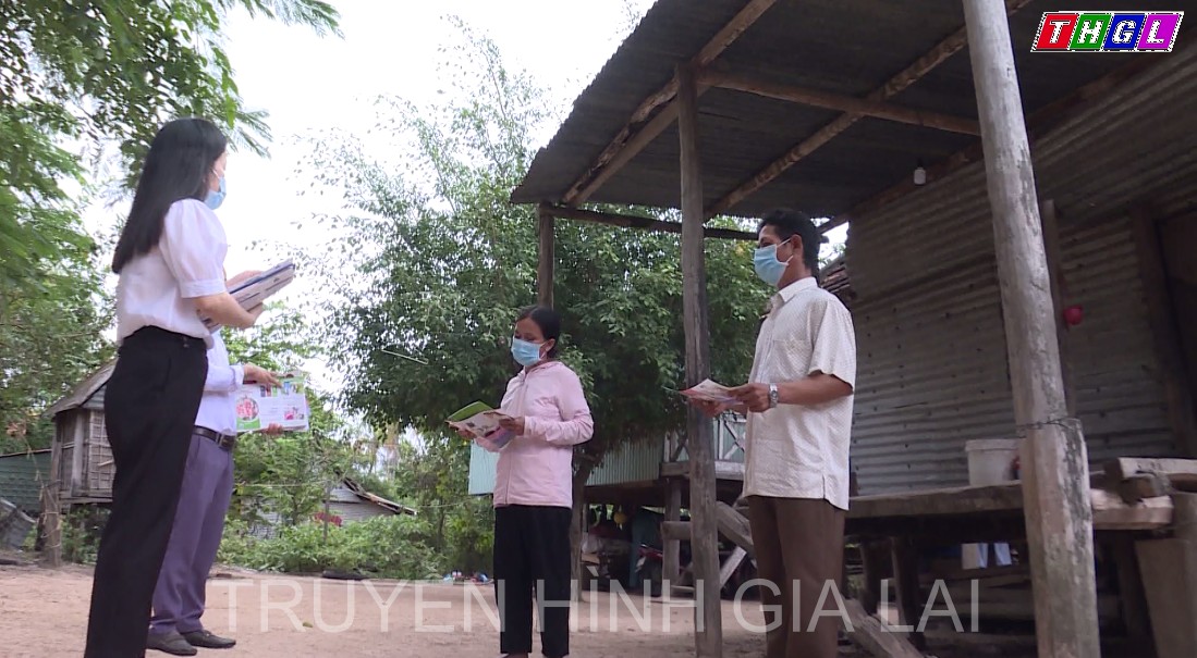 Kông Chro lồng ghép triển khai dịch vụ chăm sóc SKSS – KHHGĐ  đến vùng đồng bào dân tộc thiểu số