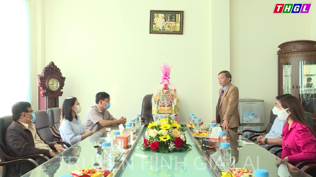 Trưởng Ban Tuyên giáo Tỉnh ủy Huỳnh Thế Mạnh thăm, chúc tết các cơ quan báo chí và nguyên Ủy viên Ban Thường vụ Tỉnh ủy