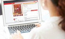 Người dân chuộng sắm Tết online