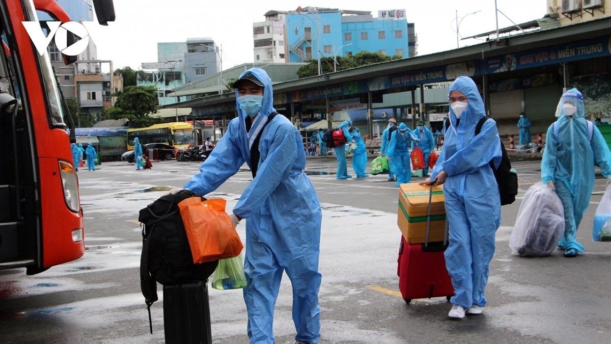 Chuyên gia khuyến cáo người dân hạn chế tối đa việc đi chúc Tết