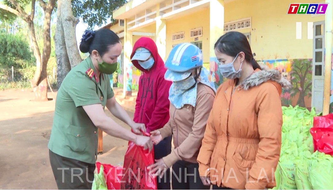 Phụ nữ Công an tỉnh hưởng ứng chương trình “Xuân đoàn kết, Tết yêu thương”