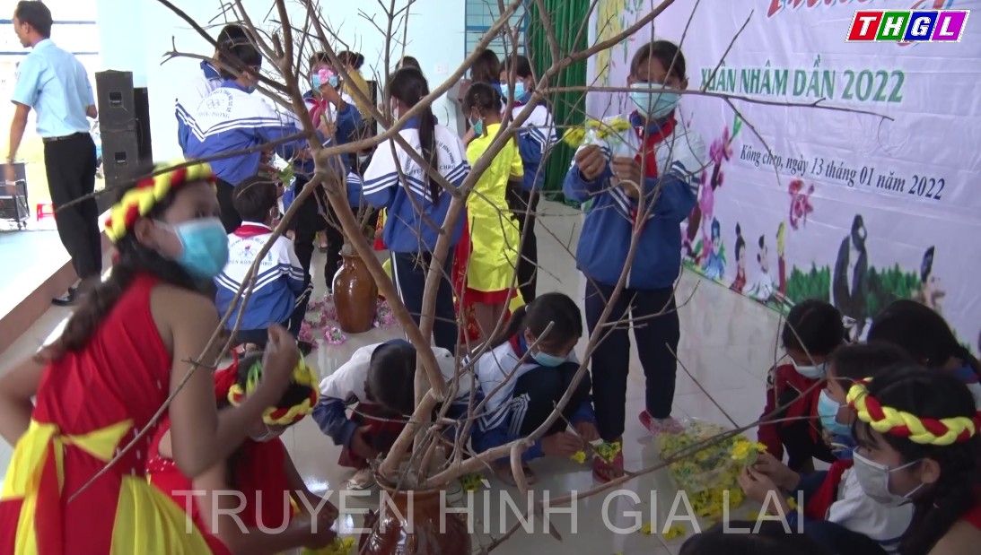 Trung tâm hoạt động thanh thiếu niên tỉnh tổ chức chương trình “Tết yêu thương”   tại huyện KôngChro