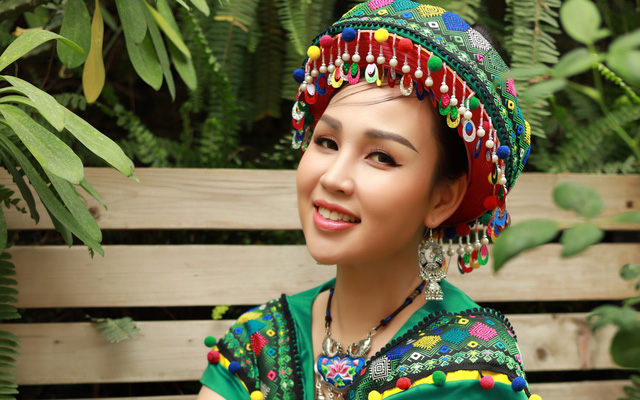 Sao Mai Khánh Ly ra mắt MV “Có Đảng sáng soi vững bước ta đi”