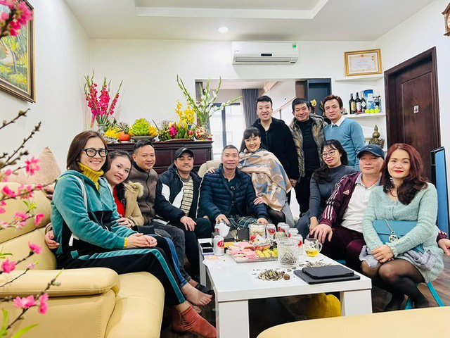 Việt Anh tiết lộ sức khoẻ hiện tại của NSND Công Lý, Phương Oanh hội ngộ mẹ chồng