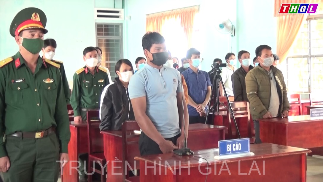 Xét xử đối tượng về tội hủy hoại tài sản