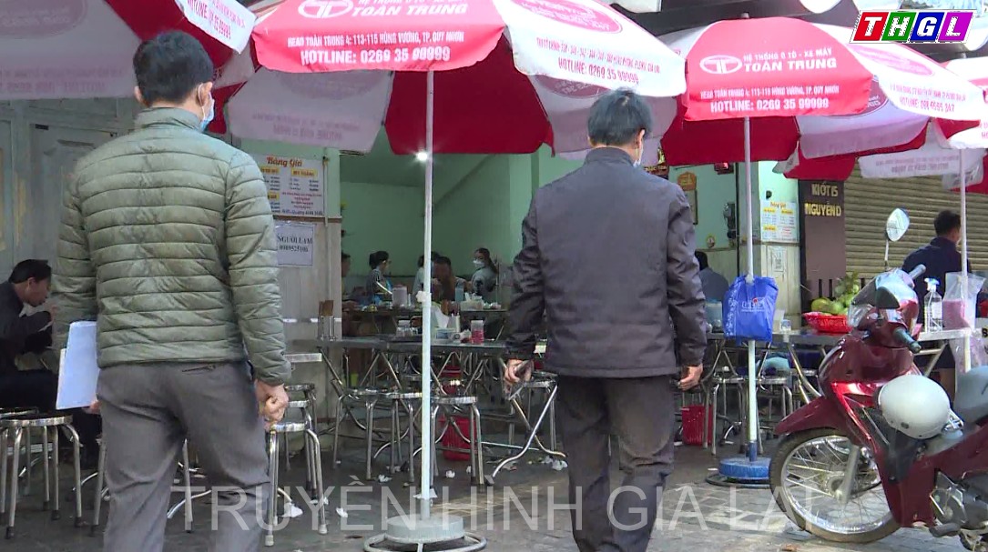 Đoàn kiểm tra liên ngành của tỉnh, kiểm tra đột xuất việc chấp hành giờ giấc làm việc của cán bộ, công chức viên chức trên địa bàn tỉnh.